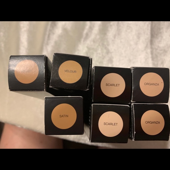 Touch Mineral Liquid Foundation Organza - Picture 2 of 4